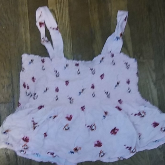 BUY2GET1 MUST BUNDLE ❤ Cute smocked tank top - Picture 3 of 4